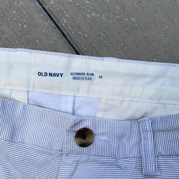 Old Navy Men’s khaki shorts. Excellent condition - Picture 2 of 3